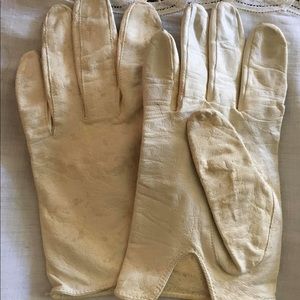 🤍 Antique Ivory Leather Gloves
